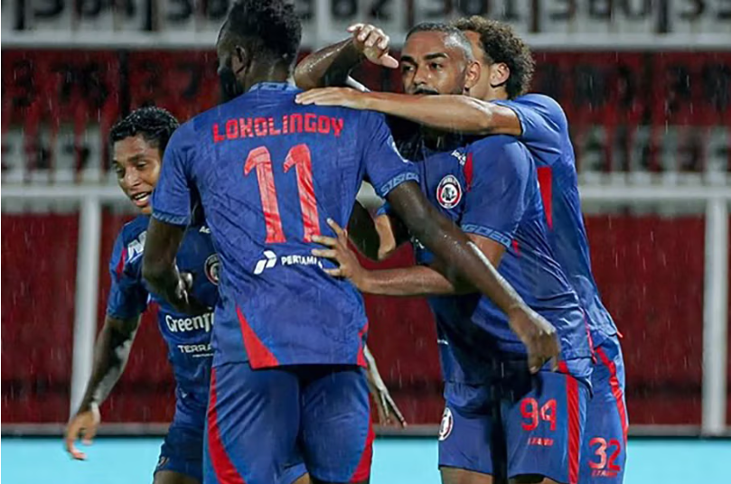 Arema FC Tiba-Tiba Lepas Dua Bintang Asing, Alasan Mengejutkan Bikin Fans Terkejut!