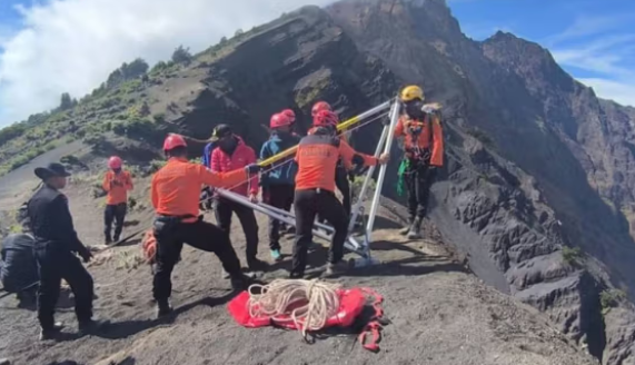 20 Menit Mengerikan Juliana Marins di Jurang Rinjani: Fakta Autopsi Bikin Merinding