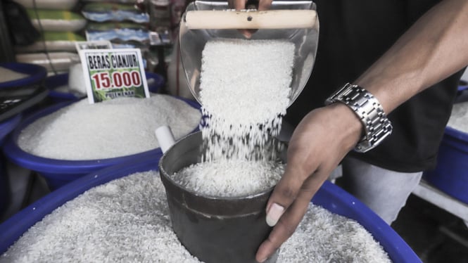 HEBOH! HET Beras Naik Rp2.000/kg, Konsumen Gigit Jari Sementara Petani Bersorak!