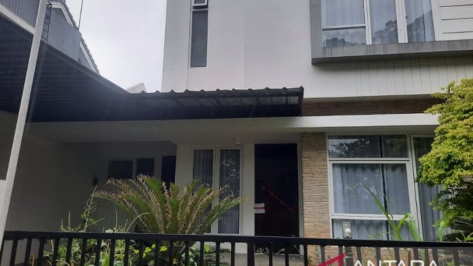 Rumah Dinas Kajari Bekasi Disegel KPK: Ada Bukti Baru dalam OTT Bupati yang Mengejutkan?>