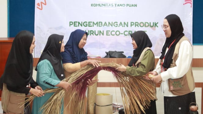 Telkom Gempur Ketertinggalan UMKM Perempuan: Rahasia Program “Go Digital → Go Global” yang Bikin Omzet Melonjak